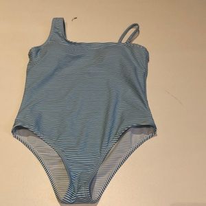 ☀️🩱Two for $10🩱 One strap girls’ bathing suit